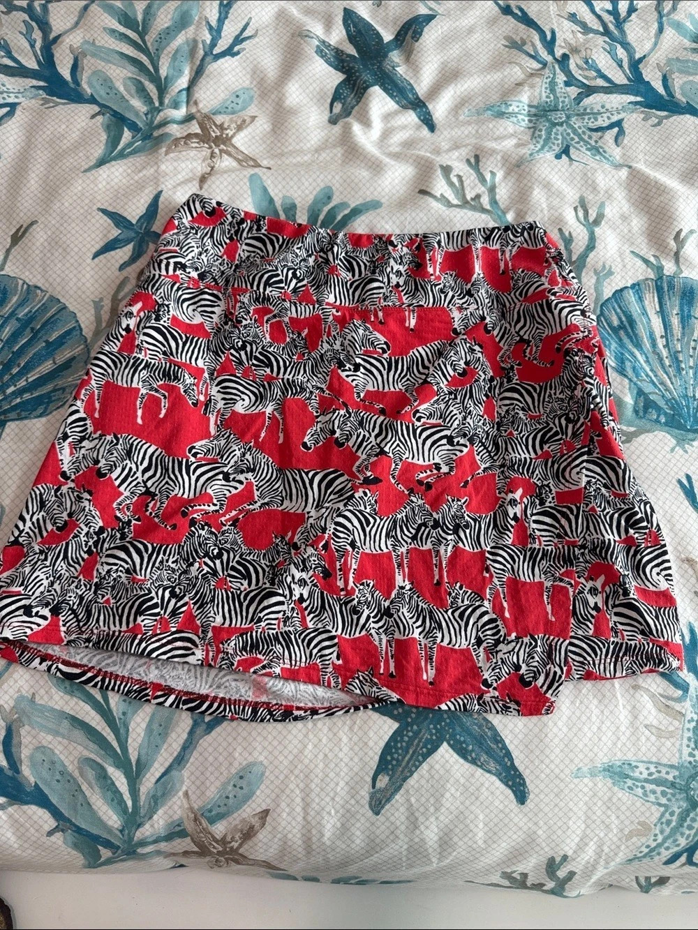 IBKUL Animal Print Shorts in Red & Black Size Small